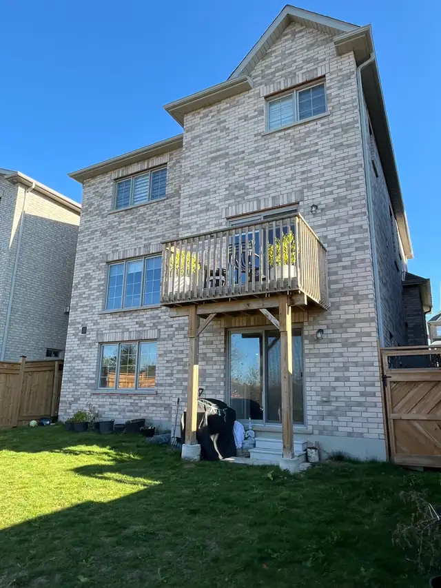 North Oshawa House 4 Bedroom-3.5 Bath - Photo 4