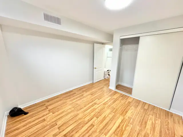 2 BED   1 BATH BASEMENT UNIT IN RICHMOND HILL - Photo 7