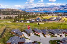 GOLF COURSE LIVING WITH LAKE VIEWS! 4124 Solana Place