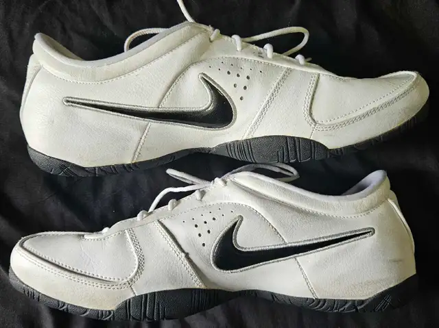 Nike Air Series - Men's 11.5 - Photo 2