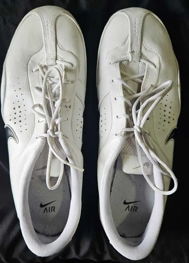 Nike Air Series - Men's 11.5 - Photo 3