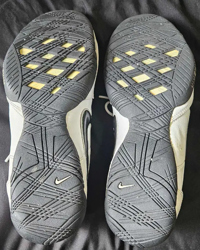 Nike Air Series - Men's 11.5 - Photo 4