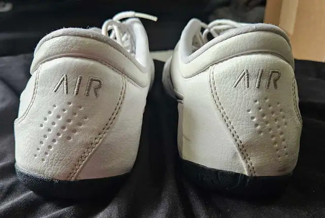 Nike Air Series - Men's 11.5 - Photo 5