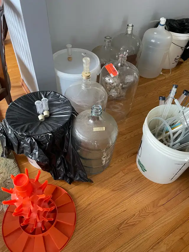 wine making craft - Photo 2