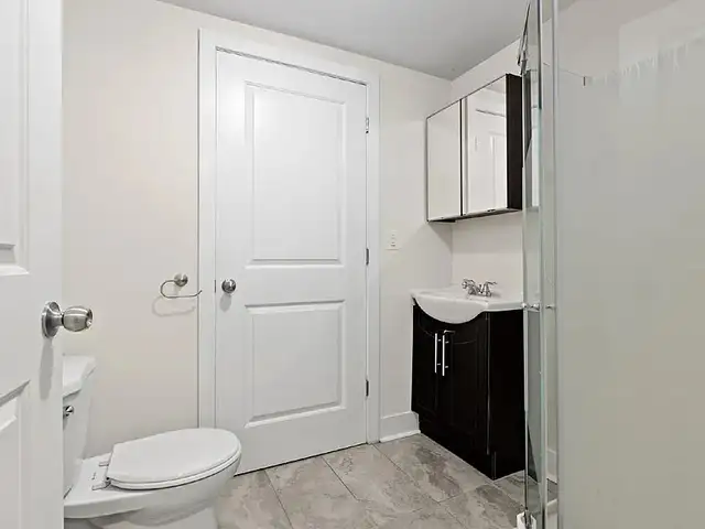 Room for Rent (Summer Sublet) Male only - Photo 5