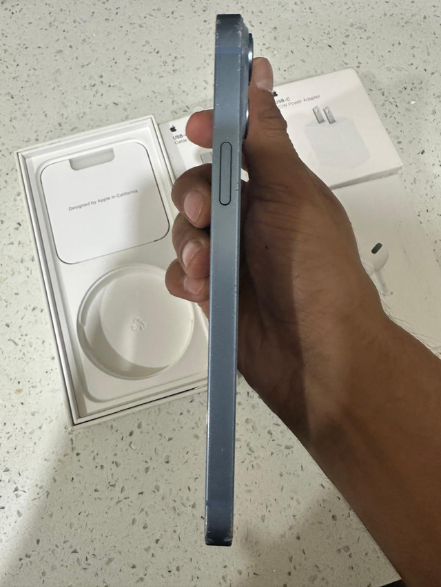 iPhone 14 PLUS 128gb 88% batt. health Airpods/Adapter/Delivery - Photo 6