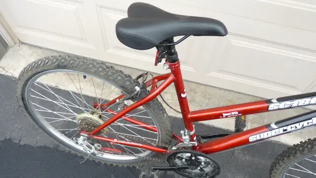 Ladies Commuter Bicycle - Photo 4