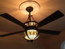 SUPERBE VENTILATEUR LUMINAIRE-VITRAIL