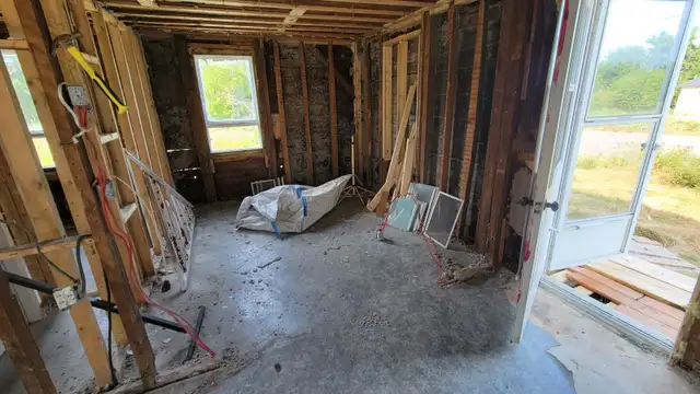 HOUSE FOR SALE / LAND FOR SALE -- ( FIXER-UPPER ) - Photo 5
