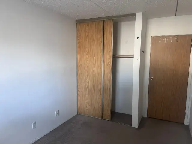 Single Room occupancy for rent in 936 Chancellor Drive - Photo 2