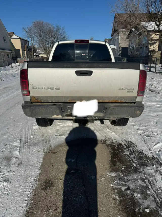 2004 Dodge Ram 1500 SLT QuadCab 4x4. - Photo 2