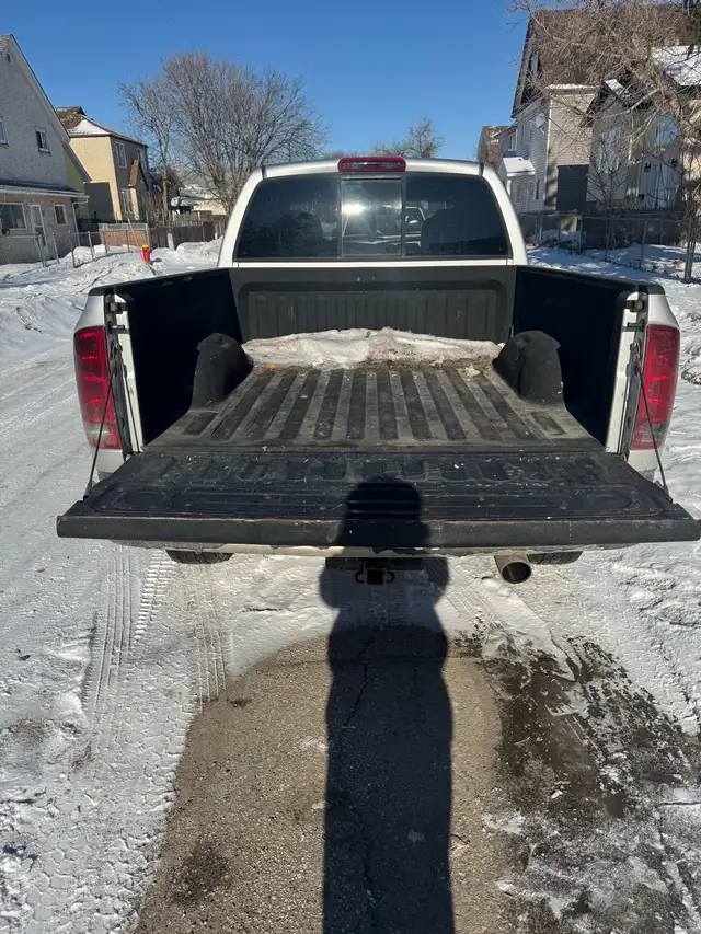 2004 Dodge Ram 1500 SLT QuadCab 4x4. - Photo 5