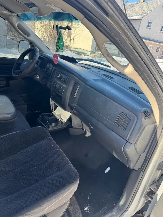 2004 Dodge Ram 1500 SLT QuadCab 4x4. - Photo 7