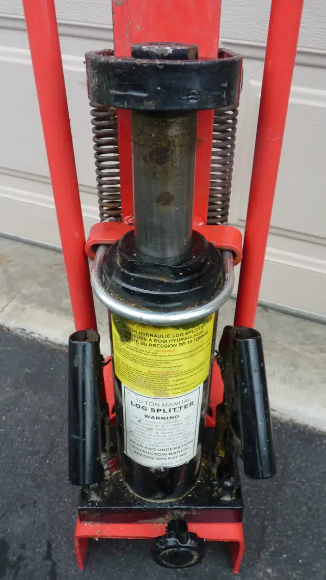 Wood Log Splitter - Photo 3