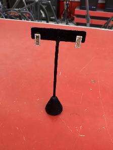 boucle d’oreille rectangulaire en or