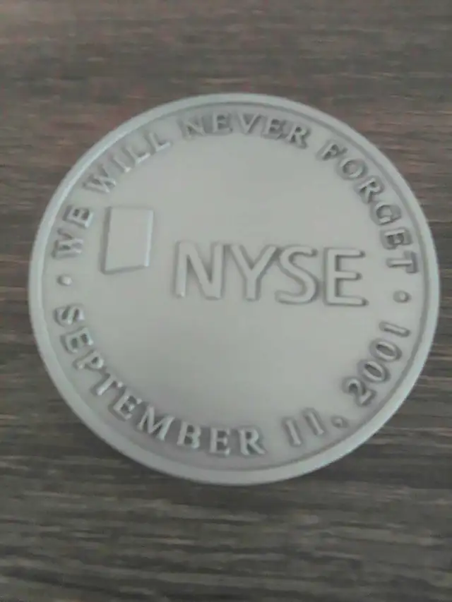 Tiffany NYSE 2002 9 / 11 Commemorative Medal Coin - Photo 2