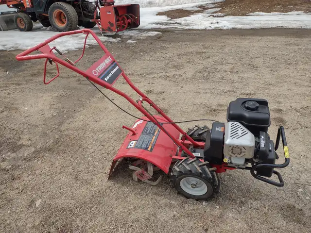 Rotoculteur a roues motrices TROYBILT SUPER BRONCO en excellente