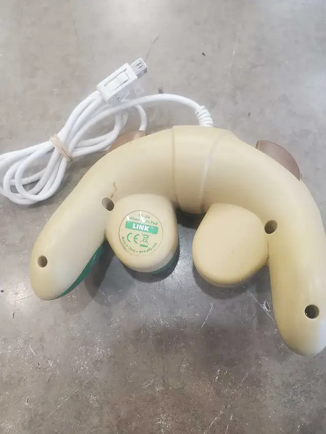 Zelda Wii controller - Photo 2