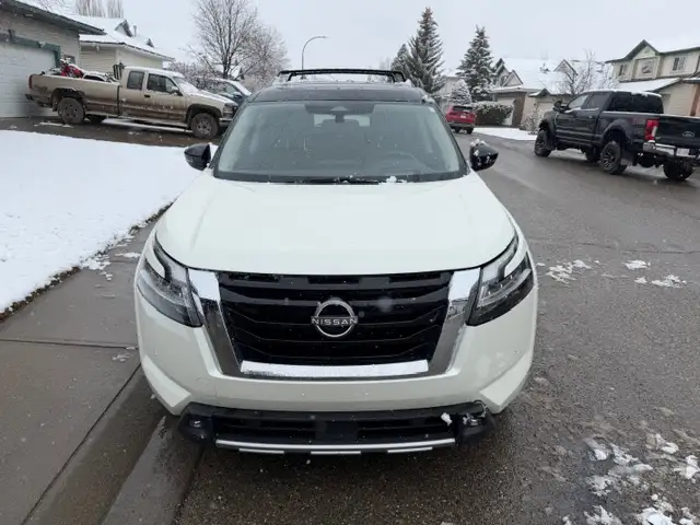 2022 Nissan Pathfinder Platinum - Photo 3