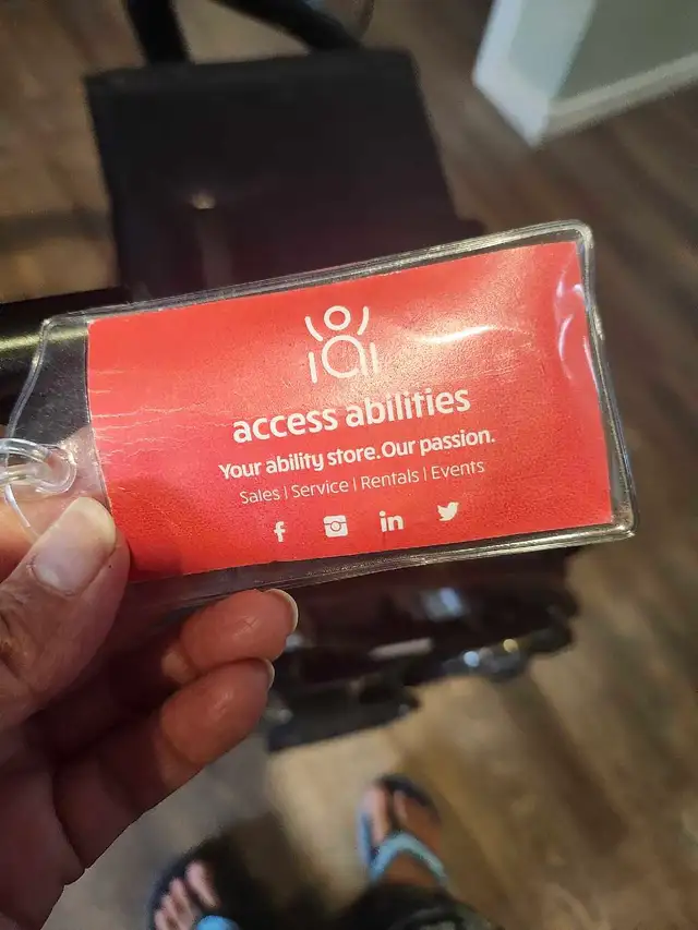 Rollator for sale. barely used, like new - Photo 4