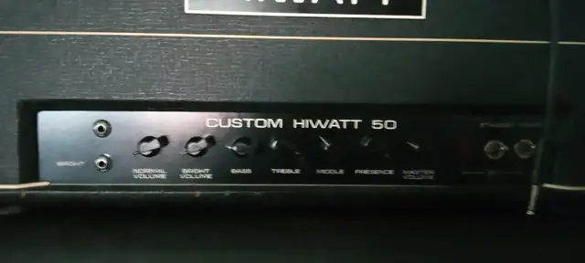 Hiwatt amp for sale. Half stack. 4 '12 speakers. Good condition. - Photo 2