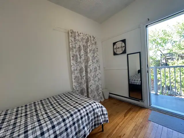 New renovation 6 1/2 Apt for rent in Plateau-Mont-Royal. - Photo 4