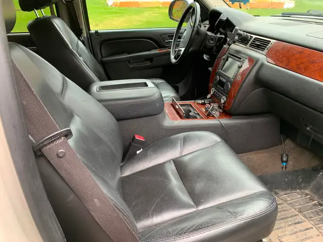 2010 Chevy avalanche - Photo 2