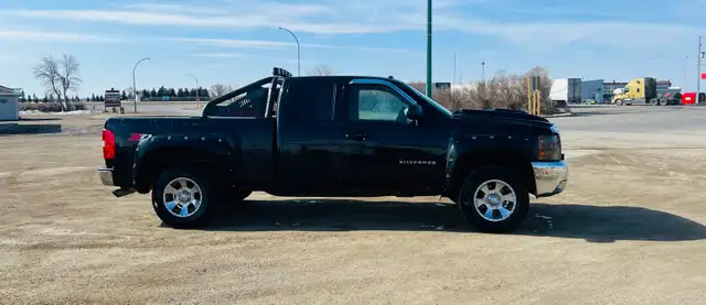 2012 Chevy Silverado 4x4 - Photo 2