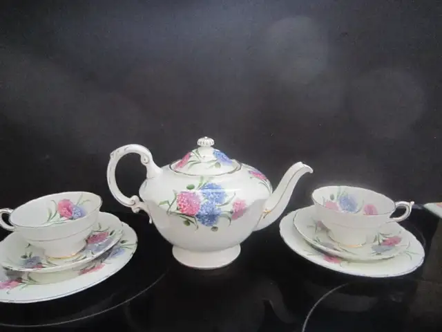 Paragon CORNFLOWER fine bone china