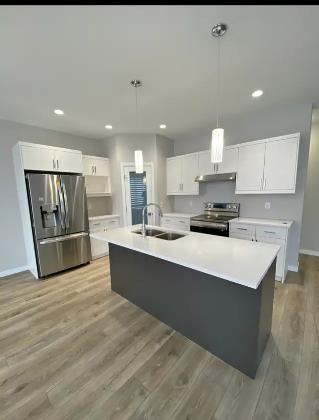 House for rent - Photo 2