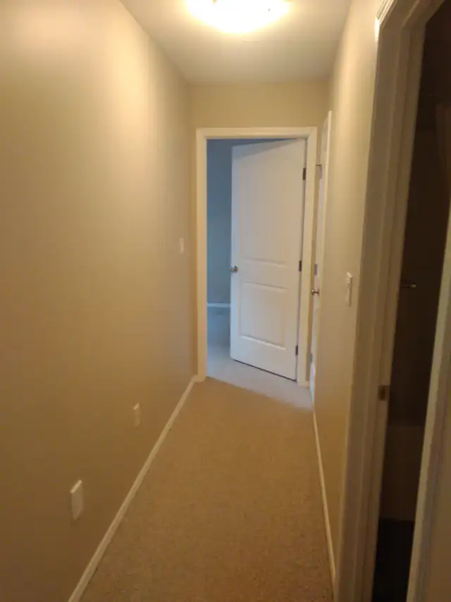 May 1: AB 2bd, Parkview, long term, flat rate utilities - Photo 4