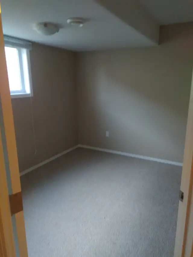 May 1: AB 2bd, Parkview, long term, flat rate utilities - Photo 6