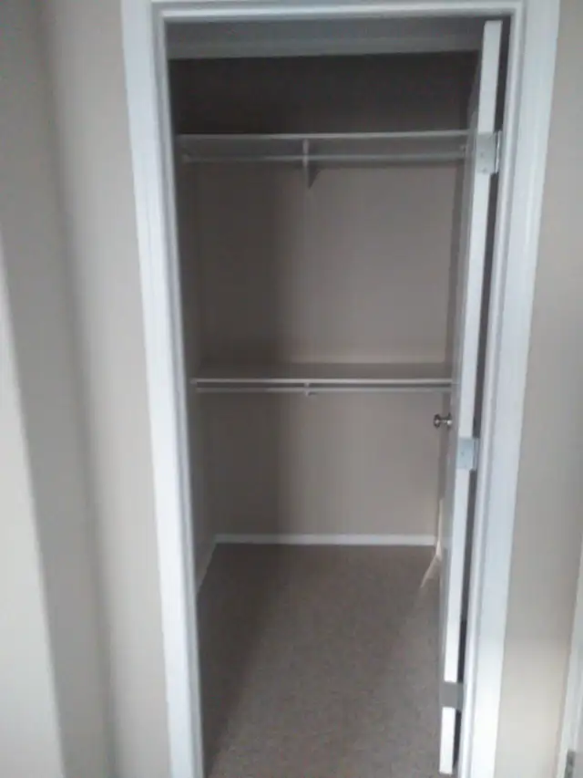 May 1: AB 2bd, Parkview, long term, flat rate utilities - Photo 8