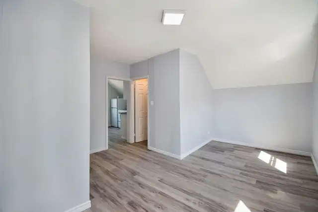 Duplex in Chinatown for Sale! - Photo 3