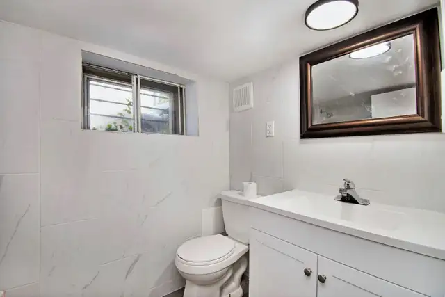 Duplex in Chinatown for Sale! - Photo 10