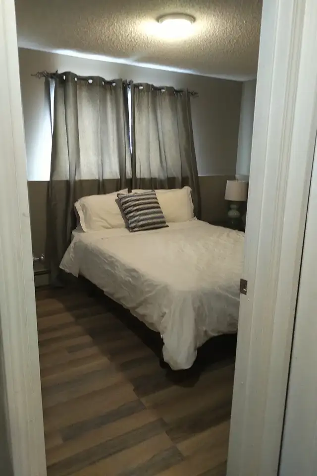 Just bring your suitcase - fully furn'd, wifi, cable, short term - Photo 2