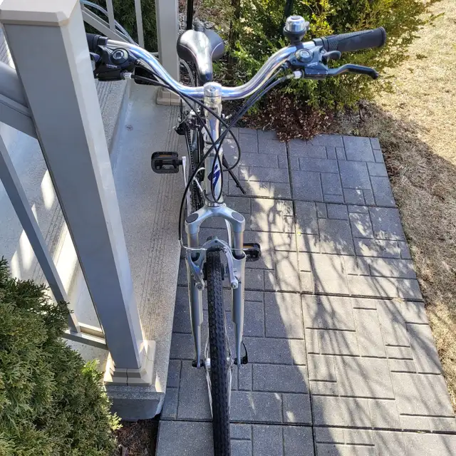 Women Specialized Crossroads Hybrid Bike - Photo 6