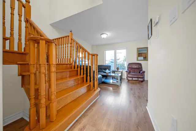 3 Bedroom 2 Washroom House For Rent -Chinguacousy and Sandalwood - Photo 3