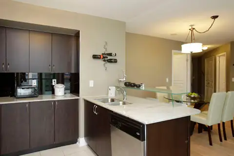Executive Corner Suite |~1000 Sq Ft | 2 Bed   2 Bath | 15 Flr.__ - Photo 4