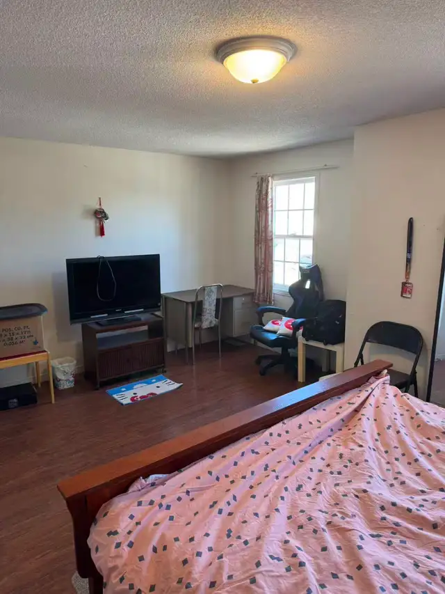 Room for Rent Near Fairview Mall – Kitchener (N2C 2S1) - Photo 4