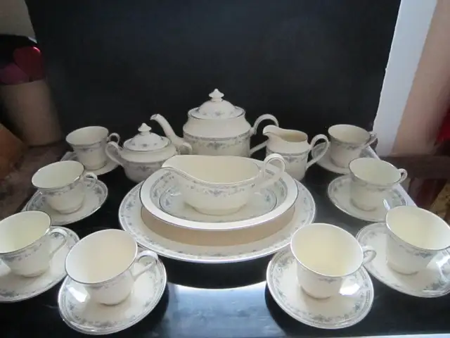 Minton BELLEMEADE fine bone china