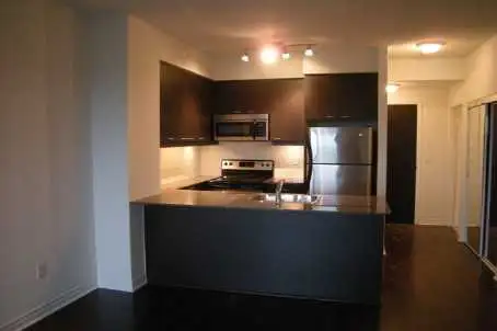 BEAUTIFUL NICE VIEW, ONE BEDROOM CONDO- SQUARE ONE, MISSISSAUGA - Photo 3