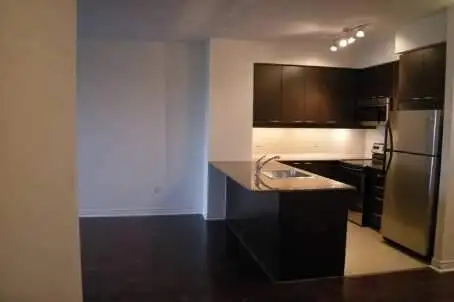 BEAUTIFUL NICE VIEW, ONE BEDROOM CONDO- SQUARE ONE, MISSISSAUGA - Photo 4