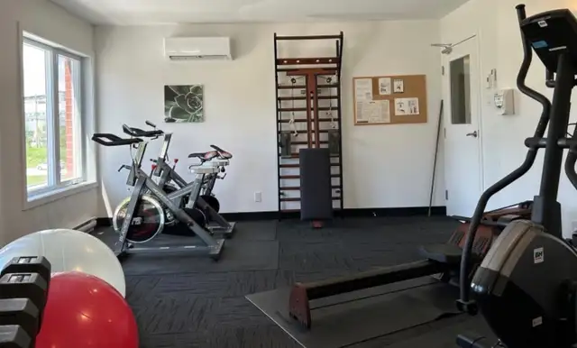 3 1/2 neuf ! directement en face du campus de la santé (CHUS Fl) - Photo 7