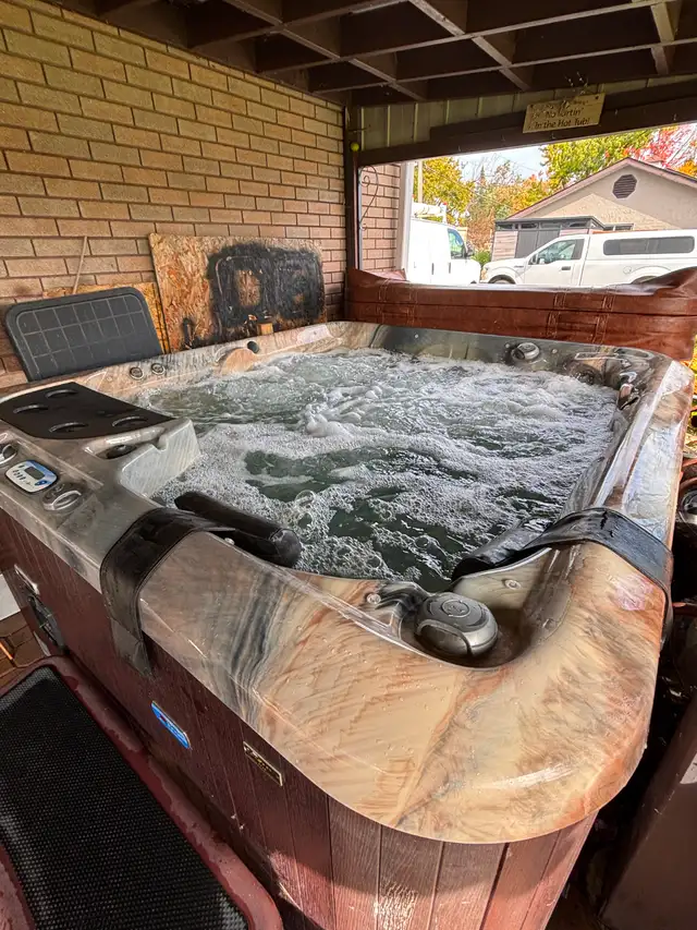 Hot Tub For Sale - Photo 5
