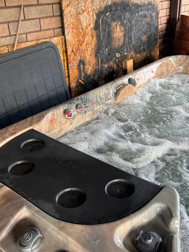 Hot Tub For Sale - Photo 6