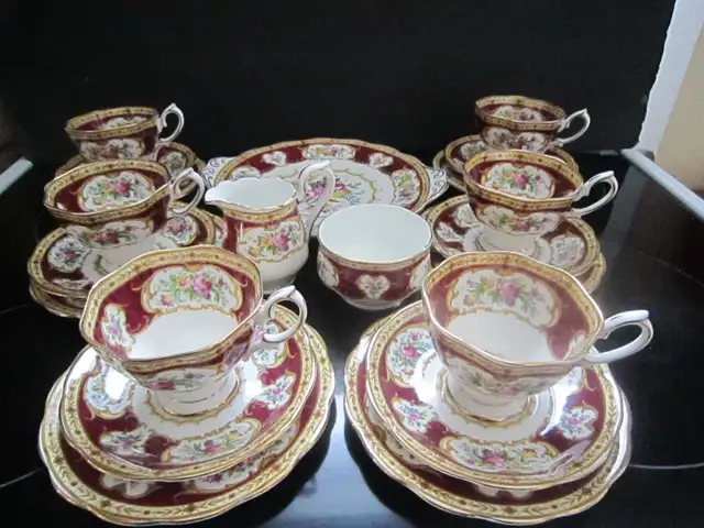 Royal Albert LADY HAMILTON fine bone china