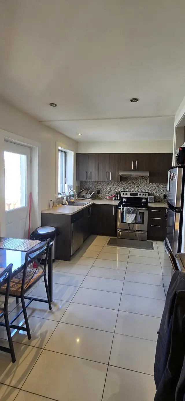 4-1/2 APARTMENT ON COTES DES NEIGES - Photo 2