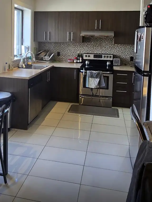 4-1/2 APARTMENT ON COTES DES NEIGES - Photo 3