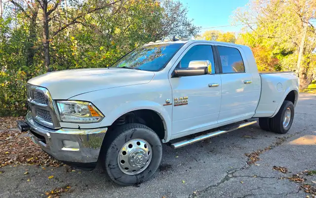 2015 Ram 3500 Larimie MegaCab Dually